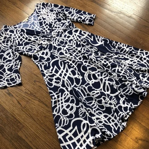 HAANI Navy & White Stitchwork Patterned V-Neck 3/4 Sleeve Stretch Midi Dress - Picture 2 of 7